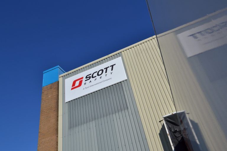 SCOTTS SAFETY NON ILLUMINATED SIGN